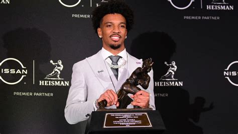 Heisman Trophy Winner Lsu Qb Jayden Daniels Wins 2023 Heisman