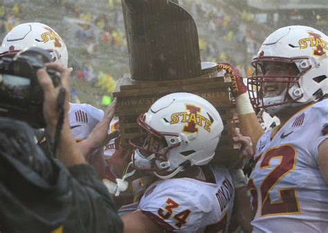 Iowa State Outlasts Iowa To Secure Matt Campbell S First Cy Hawk Win Iowa State Outlasts Iowa To Secure Matt Campbell S First Cy Hawk Win