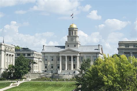 University Of Iowa Drops Slightly In Us News Rankings The Daily Iowan University Of Iowa Drops Slightly In Us News Rankings The Daily Iowan